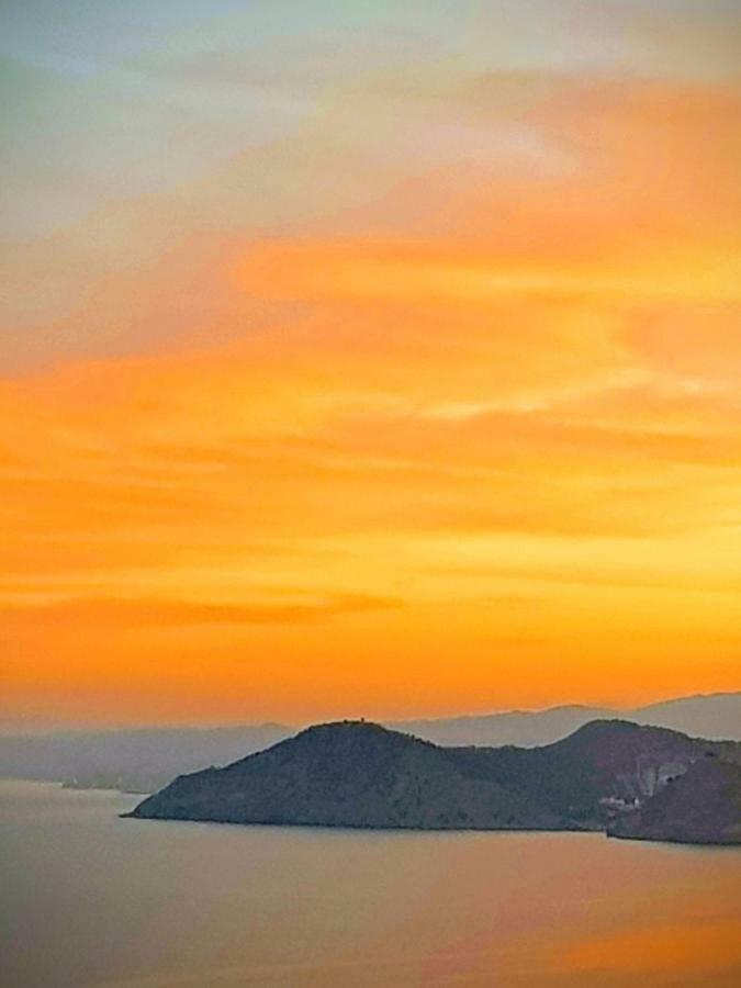 Апартаменты С Видом На Море И Горы Benidorm Dış mekan fotoğraf
